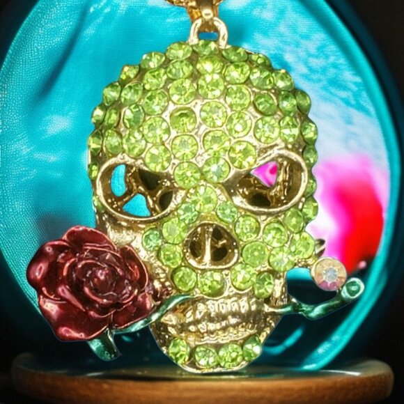 Green Rhinestone Skull Pendant Necklace With Red Rose & Gold 28" Chain Gift Box - Picture 1 of 8
